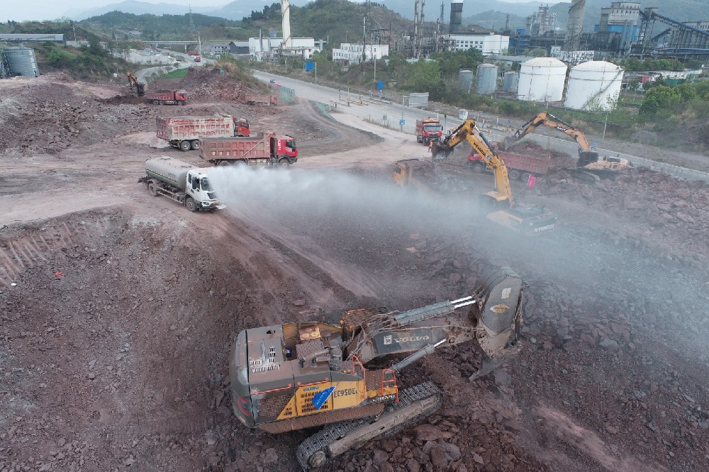 不停工、不斷檔，假期建設(shè)忙！